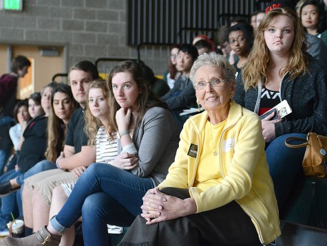 Legendary former Auburn adviser Fern Valentine looks on during the award ceremony.