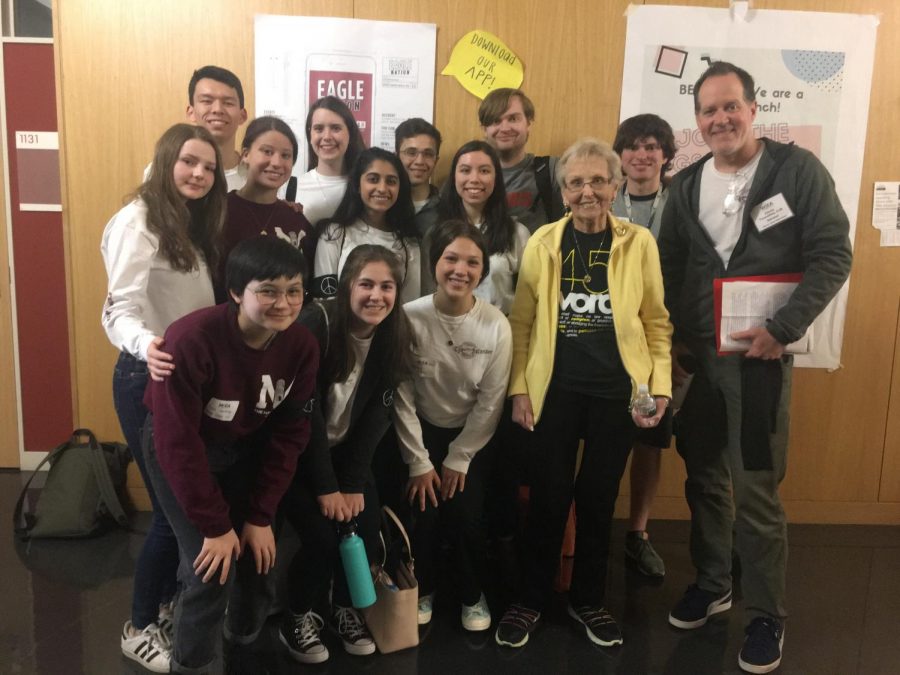 Mercer+Island%27s+Chris+Twombley%2C+right%2C+with+his+students+and+Fern+Valentine.